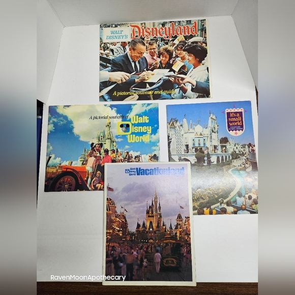 4 Walt Disney World /Disneyland Books - Picture 1 of 9
